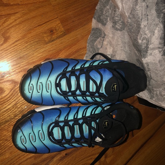 Shoes - Picture 3 of 5